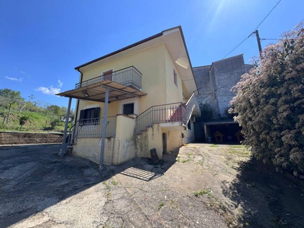 appartamento in vendita a Lamezia Terme in zona Magolà