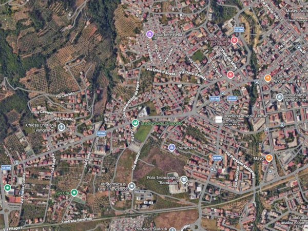 negozio in vendita a Lamezia Terme in zona Sambiase