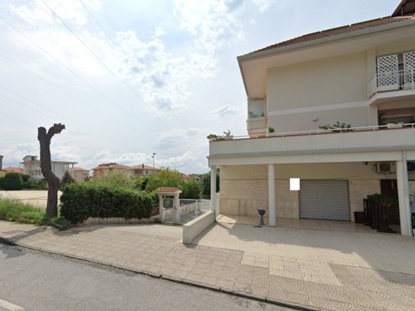 locale commerciale in vendita a Lamezia Terme