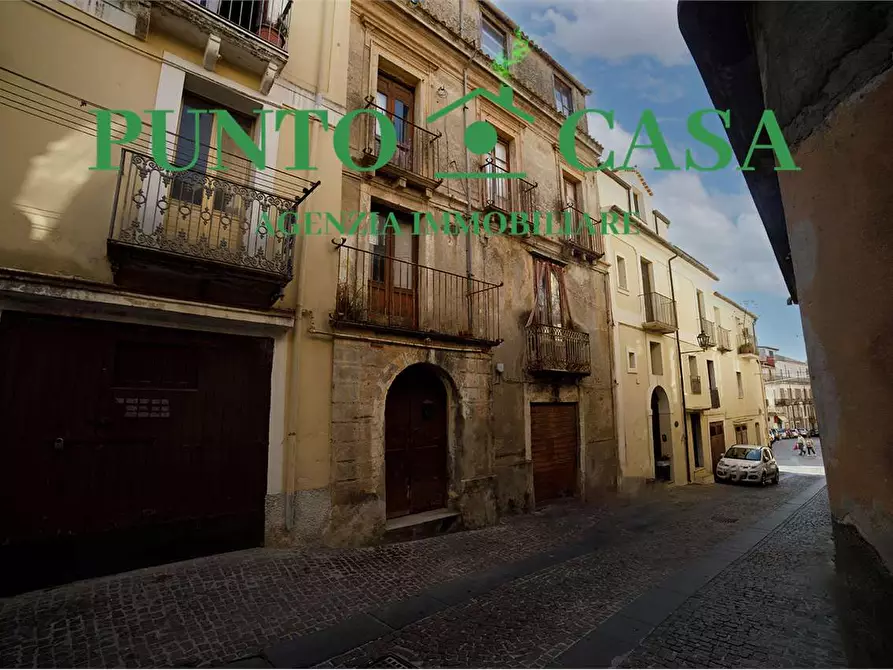intera palazzina in vendita a Lamezia Terme in zona Sambiase
