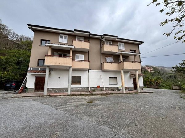 casa indipendente in vendita a Lamezia Terme in zona Nicastro