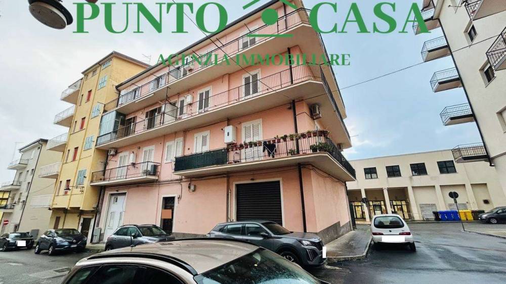 appartamento in vendita a Lamezia Terme in zona Sambiase