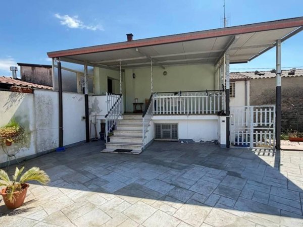 casa indipendente in vendita a Lamezia Terme in zona Fronti