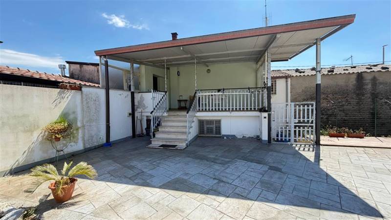 casa indipendente in vendita a Lamezia Terme in zona Fronti