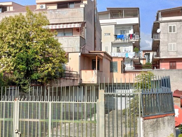 locale commerciale in vendita a Lamezia Terme in zona Nicastro