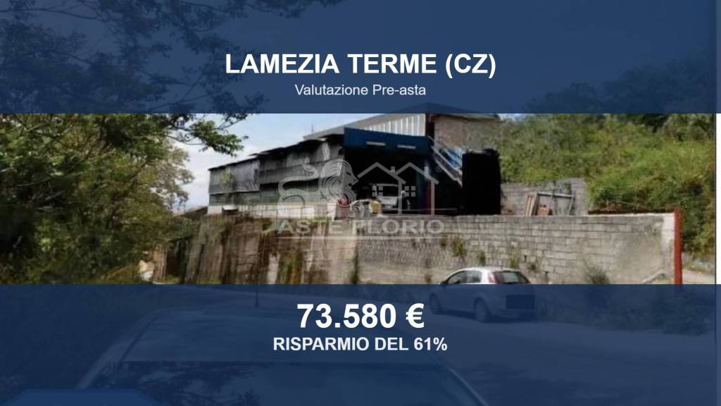 locale commerciale in vendita a Lamezia Terme in zona Sambiase