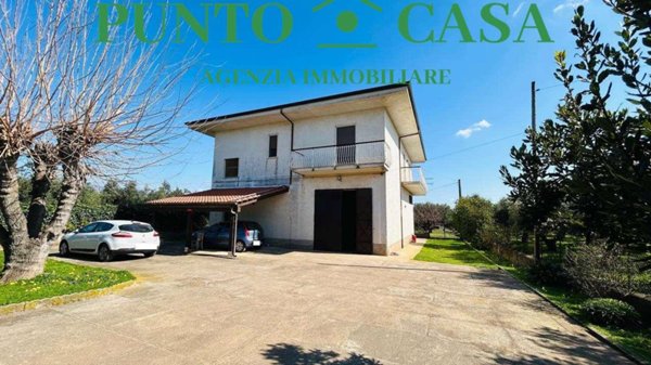 intera palazzina in vendita a Lamezia Terme in zona Bosco Amatello