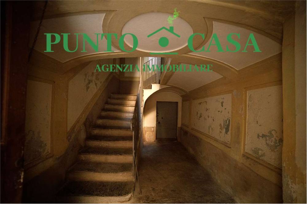 intera palazzina in vendita a Lamezia Terme in zona Sambiase