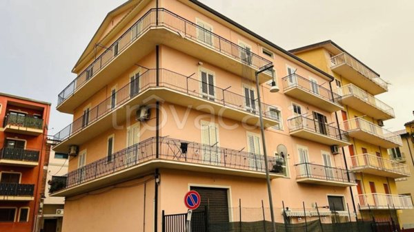appartamento in vendita a Lamezia Terme in zona Sambiase