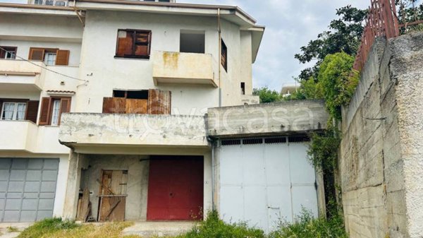 casa indipendente in vendita a Lamezia Terme