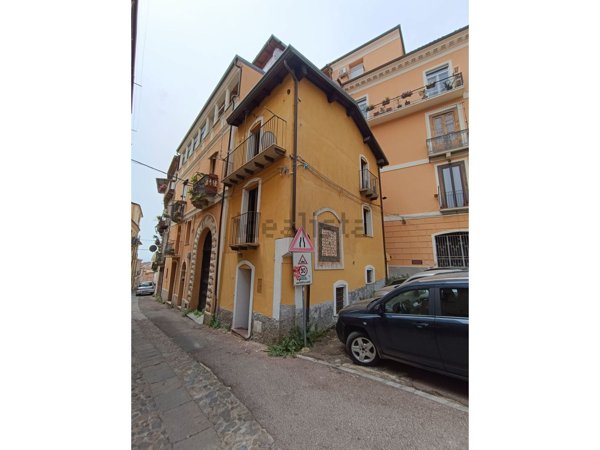 appartamento in vendita a Lamezia Terme in zona Nicastro