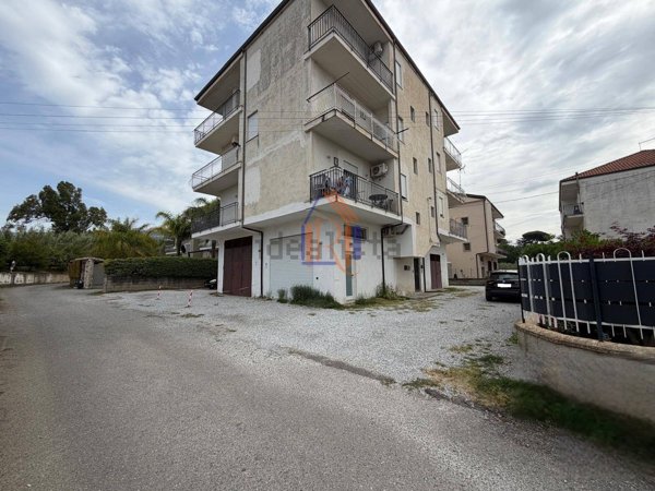 appartamento in vendita a Lamezia Terme in zona Nicastro