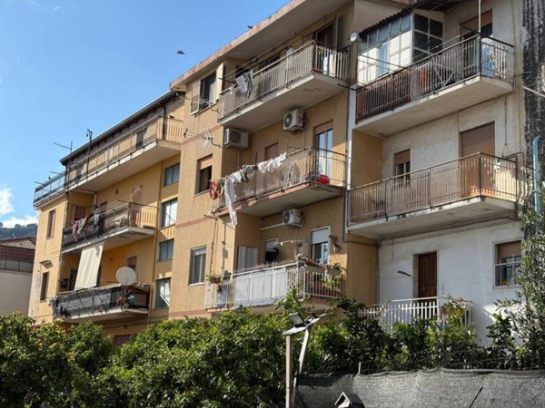 appartamento in vendita a Lamezia Terme in zona Nicastro