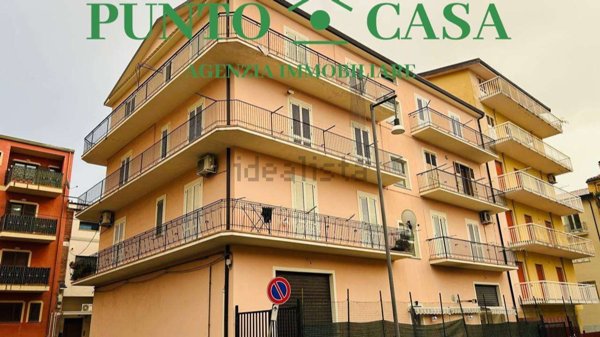 appartamento in vendita a Lamezia Terme in zona Sambiase