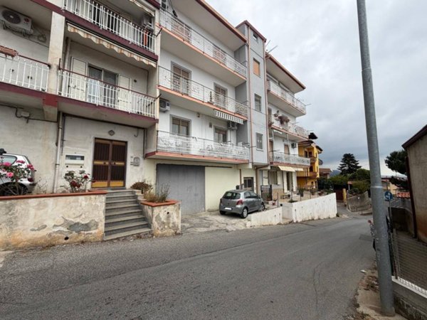 appartamento in vendita a Lamezia Terme in zona Nicastro