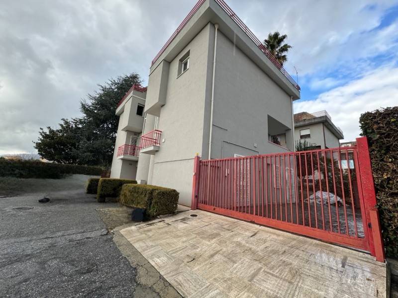 casa indipendente in vendita a Lamezia Terme in zona Sambiase