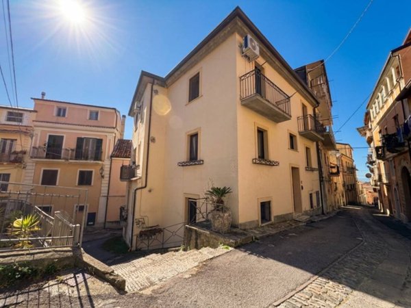 appartamento in vendita a Lamezia Terme in zona Nicastro