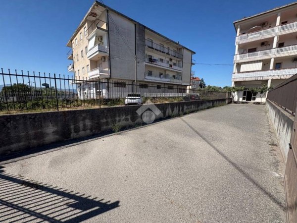 locale commerciale in vendita a Lamezia Terme in zona Nicastro