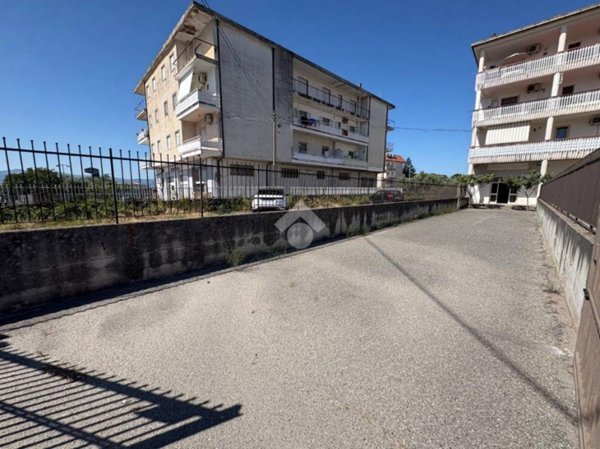 locale commerciale in vendita a Lamezia Terme