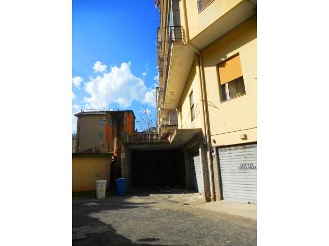 locale commerciale in vendita a Lamezia Terme in zona Nicastro