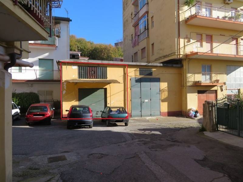 locale commerciale in vendita a Lamezia Terme in zona Nicastro