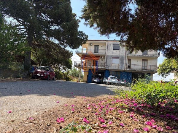 appartamento in vendita a Lamezia Terme in zona Carrà
