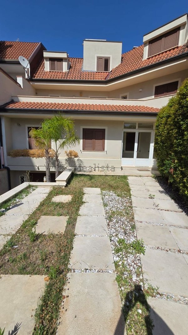 casa indipendente in vendita a Lamezia Terme in zona Nicastro