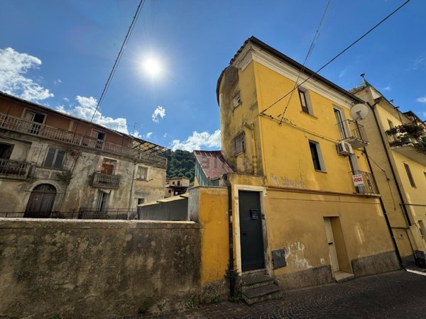 casa indipendente in vendita a Lamezia Terme in zona Sambiase