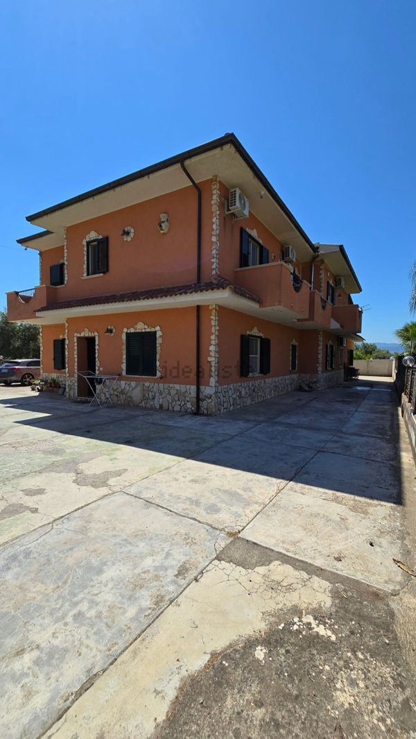 casa indipendente in vendita a Lamezia Terme in zona Carrà