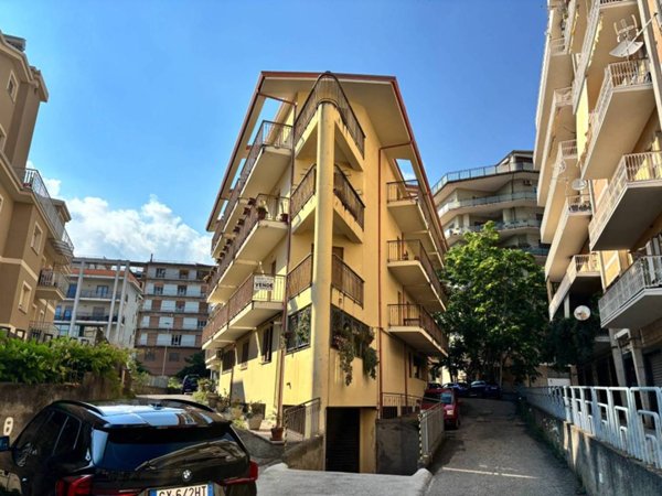 appartamento in vendita a Lamezia Terme in zona Nicastro