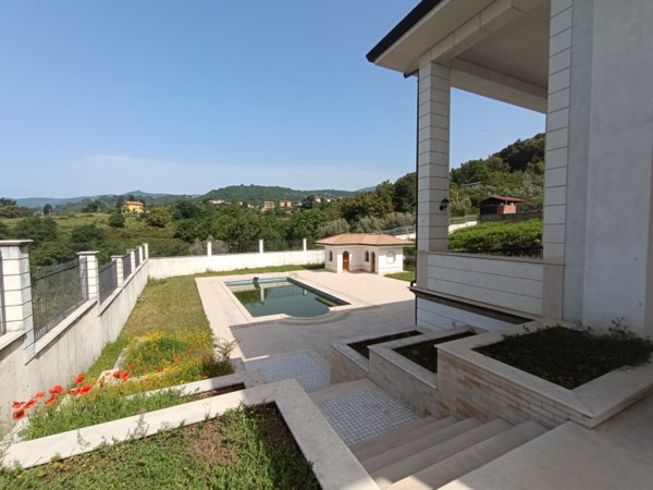 casa indipendente in vendita a Lamezia Terme in zona Magolà