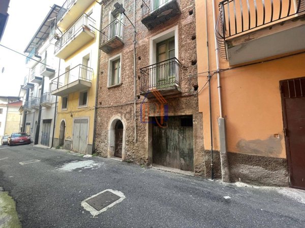 casa indipendente in vendita a Lamezia Terme in zona Nicastro