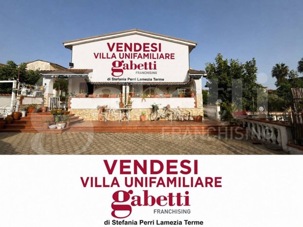casa indipendente in vendita a Lamezia Terme in zona Nicastro