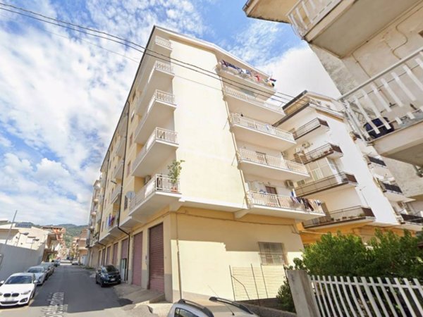 appartamento in vendita a Lamezia Terme in zona Sambiase
