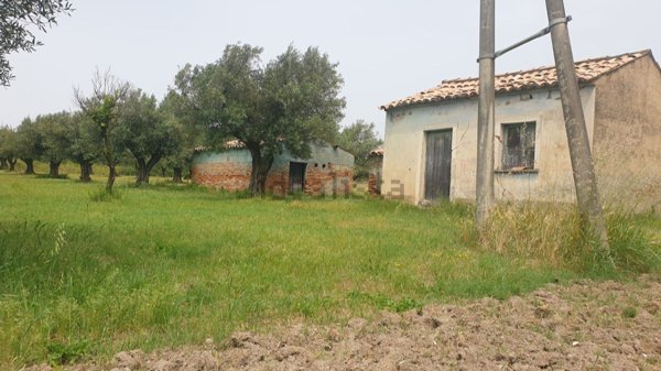 terreno in vendita a Lamezia Terme in zona Magolà