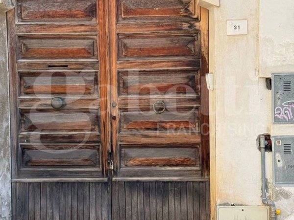 intera palazzina in vendita a Lamezia Terme in zona Nicastro