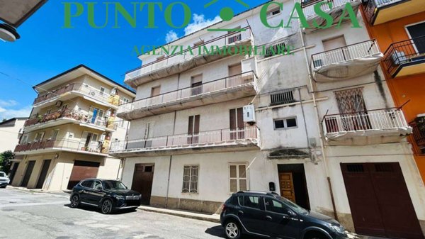appartamento in vendita a Lamezia Terme in zona Sambiase