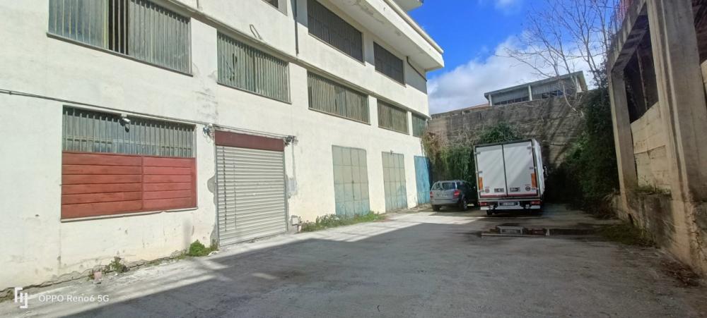 locale di sgombero in vendita a Lamezia Terme in zona Nicastro