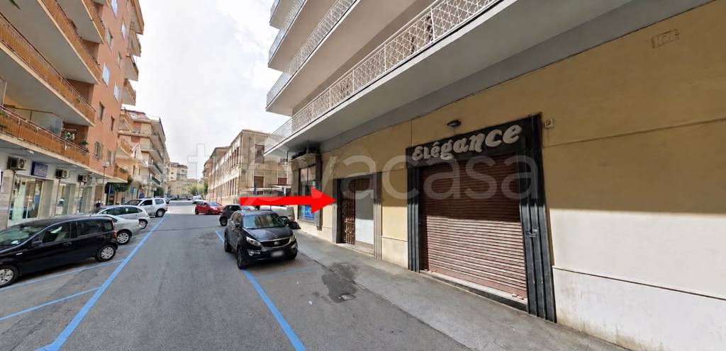 locale commerciale in vendita a Lamezia Terme in zona Nicastro