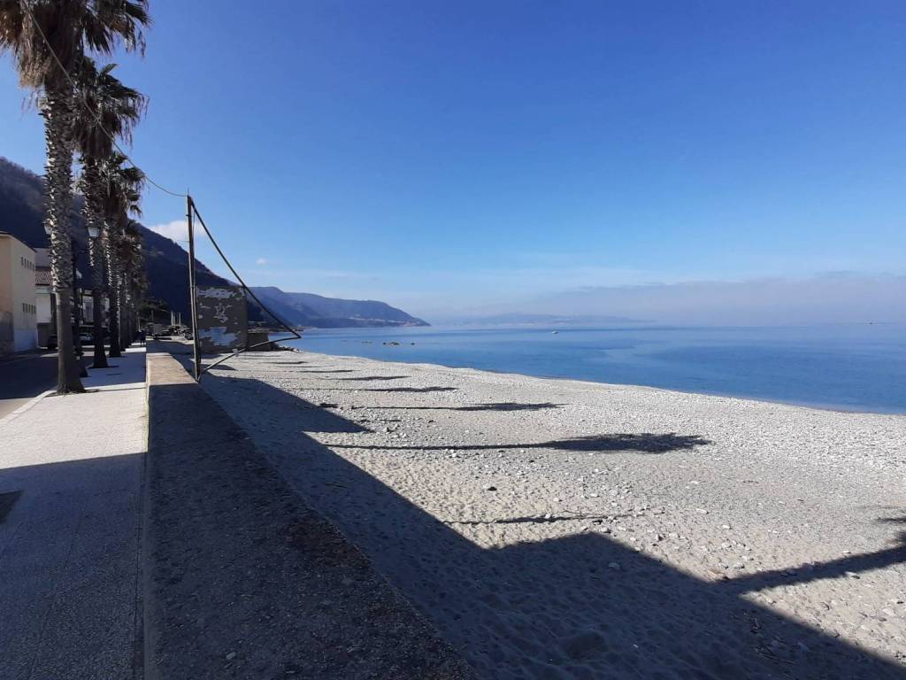 casa indipendente in vendita a Bagnara Calabra