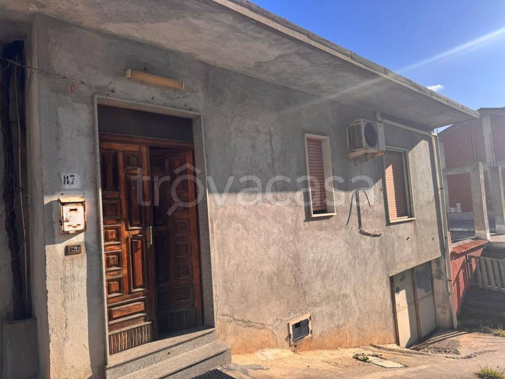 casa indipendente in vendita a Benestare