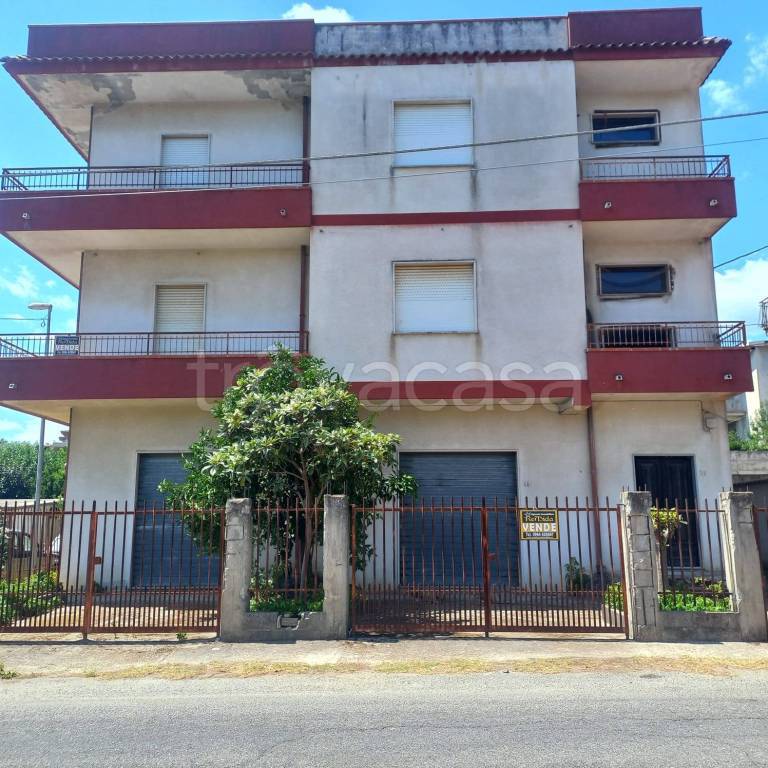 casa indipendente in vendita a Benestare