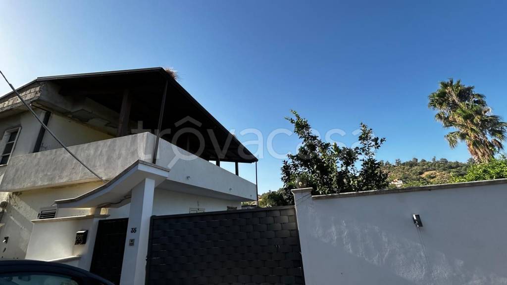 casa indipendente in vendita a Benestare