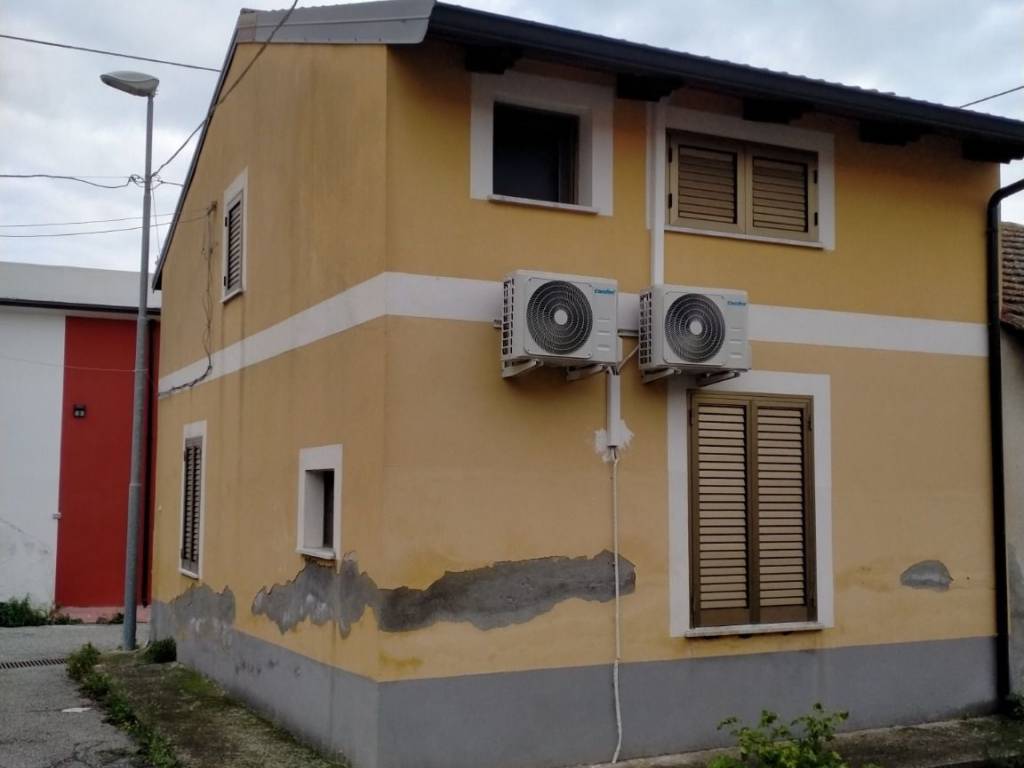 casa indipendente in vendita a Bianco