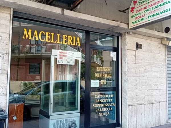 negozio in vendita a Bianco
