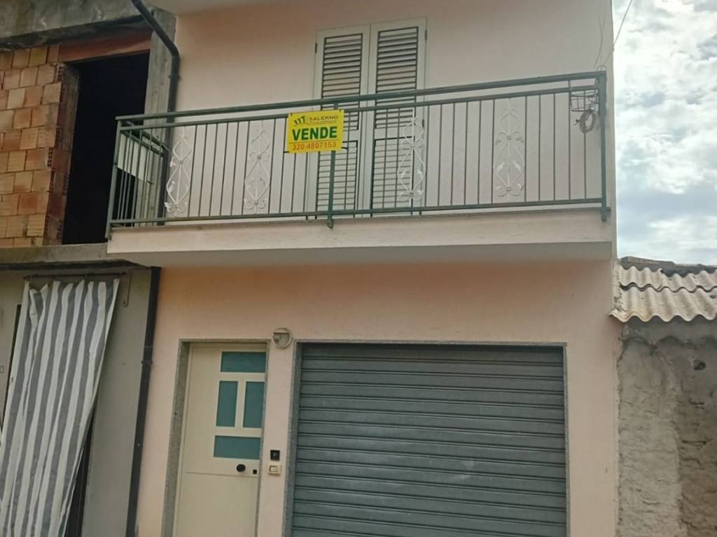 casa indipendente in vendita a Bianco