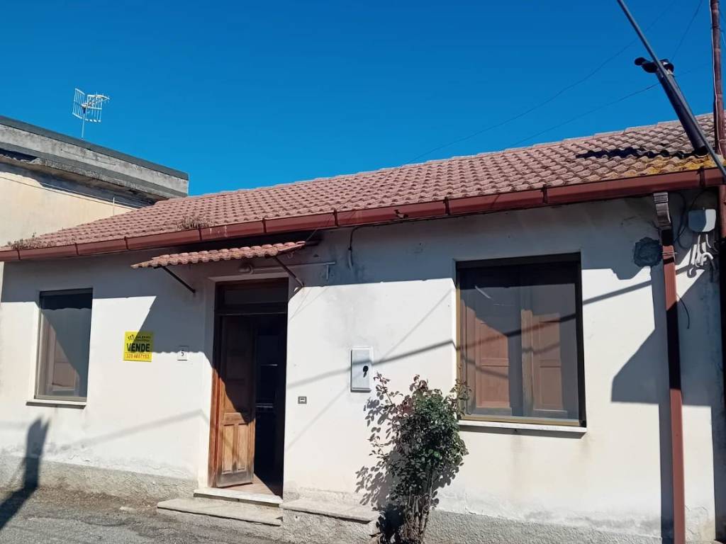 casa indipendente in vendita a Bianco