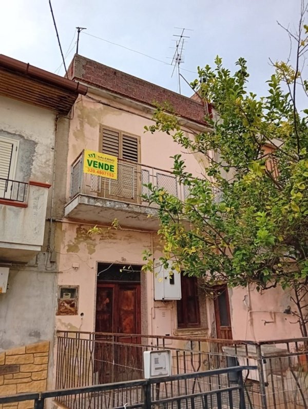 casa indipendente in vendita a Bianco
