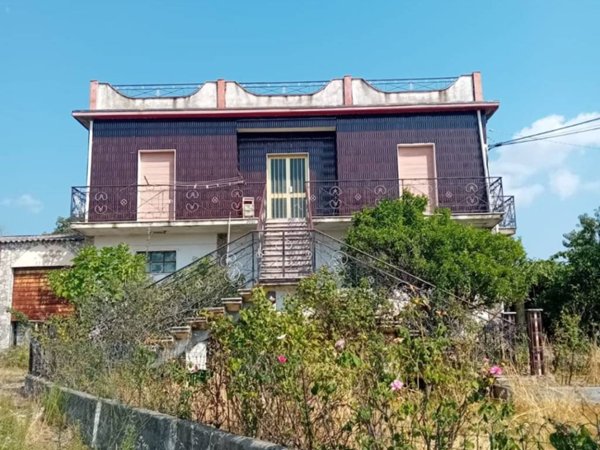 casa indipendente in vendita a Bianco