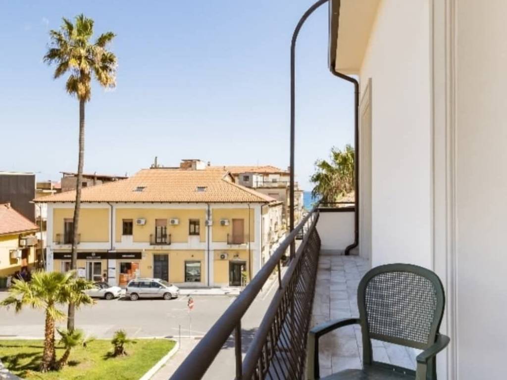 intera palazzina in vendita a Bovalino